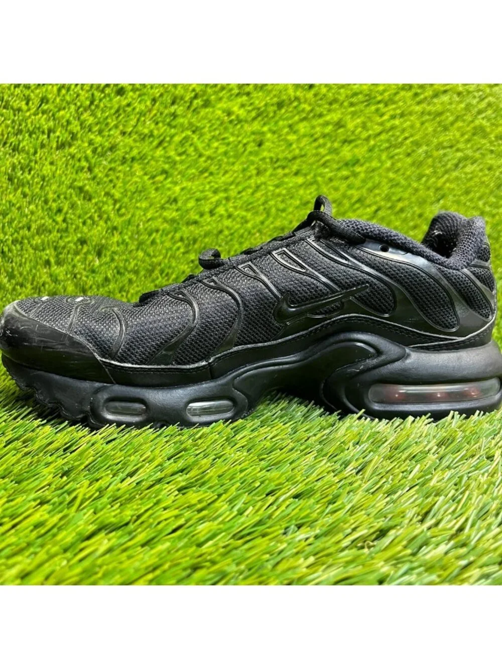 Nike Air Max Plus Boys Size 6Y Triple Black Athletic Running Shoes Sneakers